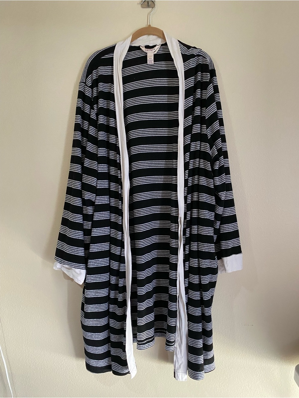 Cacique Lane Bryant Black and White Striped Terry Robe 26/28 - Picture 1 of 10